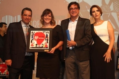. Na foto, Mauricio Rands e Aleide Couto com vencedores nas categoria Extrato de Tomate Palmeiron com Aporte Comunicao, (Copy)