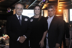 31/07/2018 - Leo Malafaia/Esp. DP - Marcas Preferidas - Premio Marcas Preferidas 2018 - social. Na foto - (esq. p/ dir.) Paulo Miranda, Renata Miranda e Paulo Miranda Filho