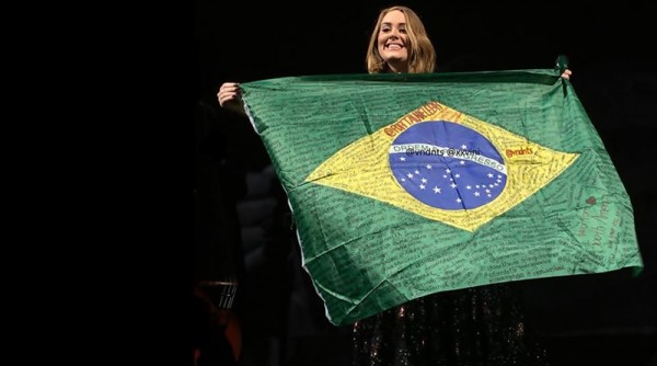 Adele se apresentará no Brasil em abril de 2017