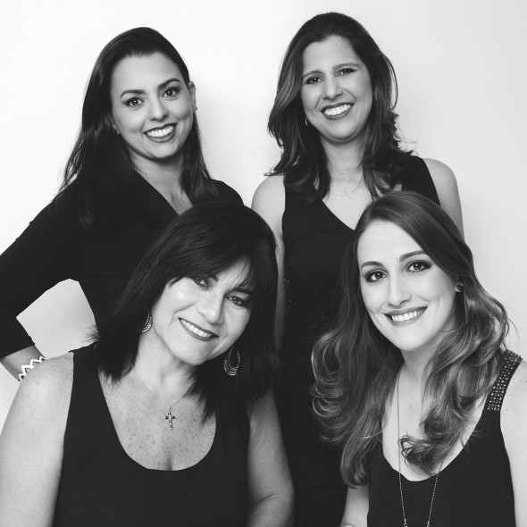 Adega do Colecionador Harmonizando Sabores e Texturas Catarina Dourado, Elisa Coelho, Renata Santos e Fernanda Durães , da Adega do Colecionador. Crédito: Reprodução/ Estúdio Clicka