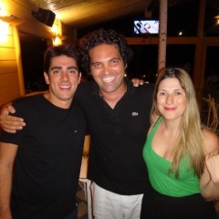 Adnet curte a gastronomia de Noronha