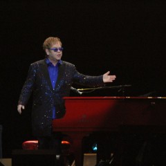Elton John fará shows no Nordeste