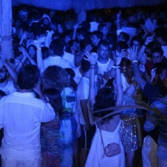 Praia dos Carneiros começou o ano com pé na areia