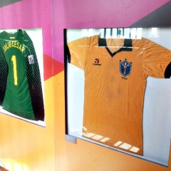 Camisas da seleção brasileira em exposição no Recife