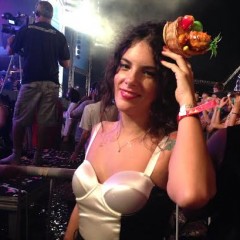 Céu é barrada e Pupillo, da Nação Zumbi, se estressa