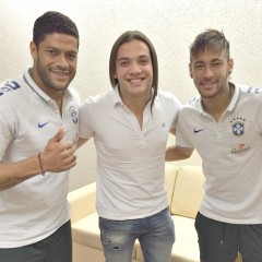 Safadão tietou Neymar e Hullk antes do amistoso da seleção