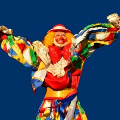 Palhaço Chocolate se apresenta no Quartel do Derby