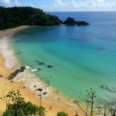 Praia de Fernando de Noronha ganha título de mais bonita do mundo