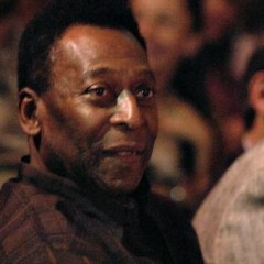 Pelé comanda sessão de autógrafos nesta quinta