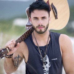 Rodrigo Marim faz show no Villarena Country Pub