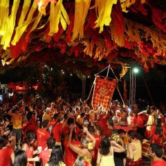 Eu Acho é Pouco lança pesquisa sobre origens do bloco