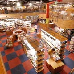 Espanhol prestigia lançamento na Livraria Cultura no Paço Alfândega