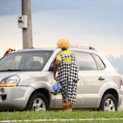 Um absurdo na porta dos circos