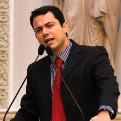 Clodoaldo Magalhães comemora niver com Missa na Basílica do Carmo