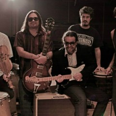 Banda Deltas se apresenta no Quintal Estelita