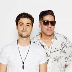 Leo e Daniel Freitas no Devassa Sunset