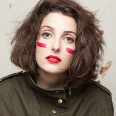 Clarice Falcão libera novo CD em serviço de streaming