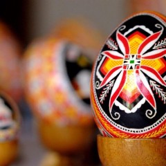 Shoping Guararapes recebe mostra sobre pintura de ovos de páscoa