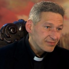 Padre Marcelo adverte: ” Falar demais afasta o fiel”