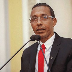 Pofessor Lupércio: “A população vai me ver nas ruas”