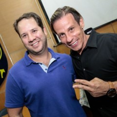 Criador da Chilli Beans comanda festa no Recife