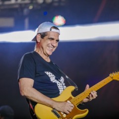 Durval Lelys e Banda Eva se apresentam no Bloco de Seu Antônio