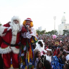 Palhaço Chocolate faz show gratuito de Natal no Derby