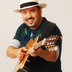 Geraldinho Lins comanda Natal da Tradição nesta sexta-feira