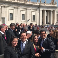 Geraldo Julio e Fabio Silva apresentaram o Transforma Recife ao Papa Francisco