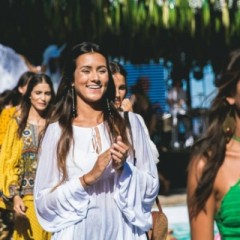 Farm fará desfile aberto ao público na Praia do Arpoador