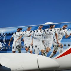 Jogadores do Real Madri no avião da Emirates