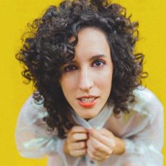 Cantora Marina Melo se apresenta pela primeira vez no Recife