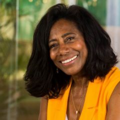 Apresentadora Glória Maria passa por cirurgia de emergência