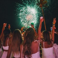 Réveillon Carneiros terá cinco festas até a virada do ano com ingressos a R$ 4,7 mil