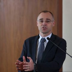 A derrota do ministro