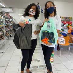 Instituto Peró e Shopping Guararapes realizam entrega de presentes da campanha de Natal