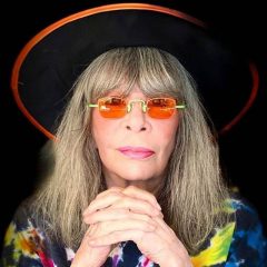 Rita Lee morre em São Paulo