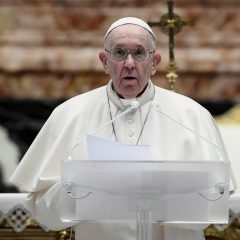Covid-19: Papa Francisco pede que vacinas sejam distribuídas a países pobres