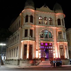 Associação Comercial faz leilão esta noite