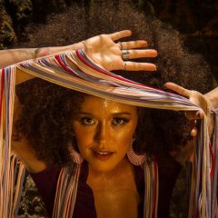 Ex-The Voice Nathalia Bellar celebra união com PE em novo clipe