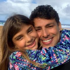Cauã Reymond exibe bilhete da filha e derrete internautas