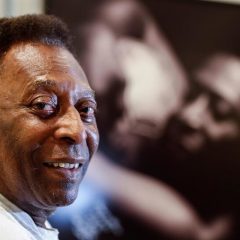 Pelé sofre piora no quadro de saúde e retorna à UTI, diz TV