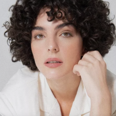 Julia Konrad desabafa sobre pressão para a mulher ser mãe