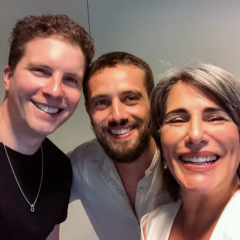Gloria Pires e outros atores nos bastidores da gravação da vinheta de fim de ano da Globo