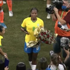Marta faz homenagem a Formiga, ”O futebol feminino tem muito a te agradecer”