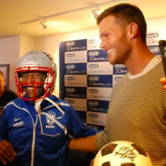 Tom Brady recebe homenagem de Pelé após anunciar aposentadoria