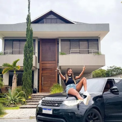 Cantora Ludmilla realiza novo sonho ao se mudar para casa nova