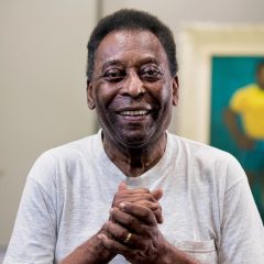 Pelé recebe alta hospitalar após estar internado por infecção urinária  