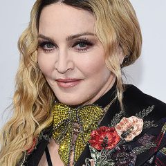 Madonna anuncia coletânea com os 50 maiores hits da carreira