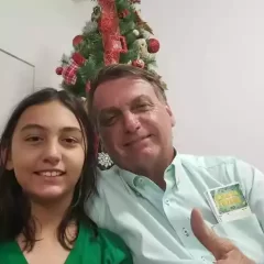 Laura Bolsonaro deixa o Colégio Militar